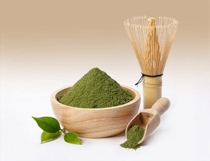 Matcha-Pulver, natürliche Energie und frischer Charakter